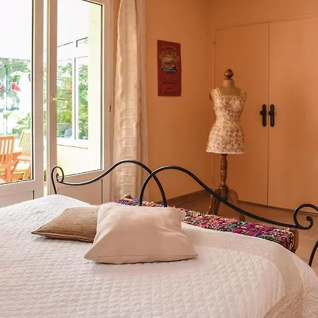 בית נופש Amazing In With 3 Bedrooms And Wifi
