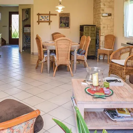 בית נופש Amazing In With 3 Bedrooms And Wifi